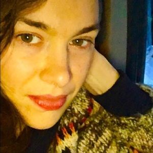 Meet your Posher, Hallie